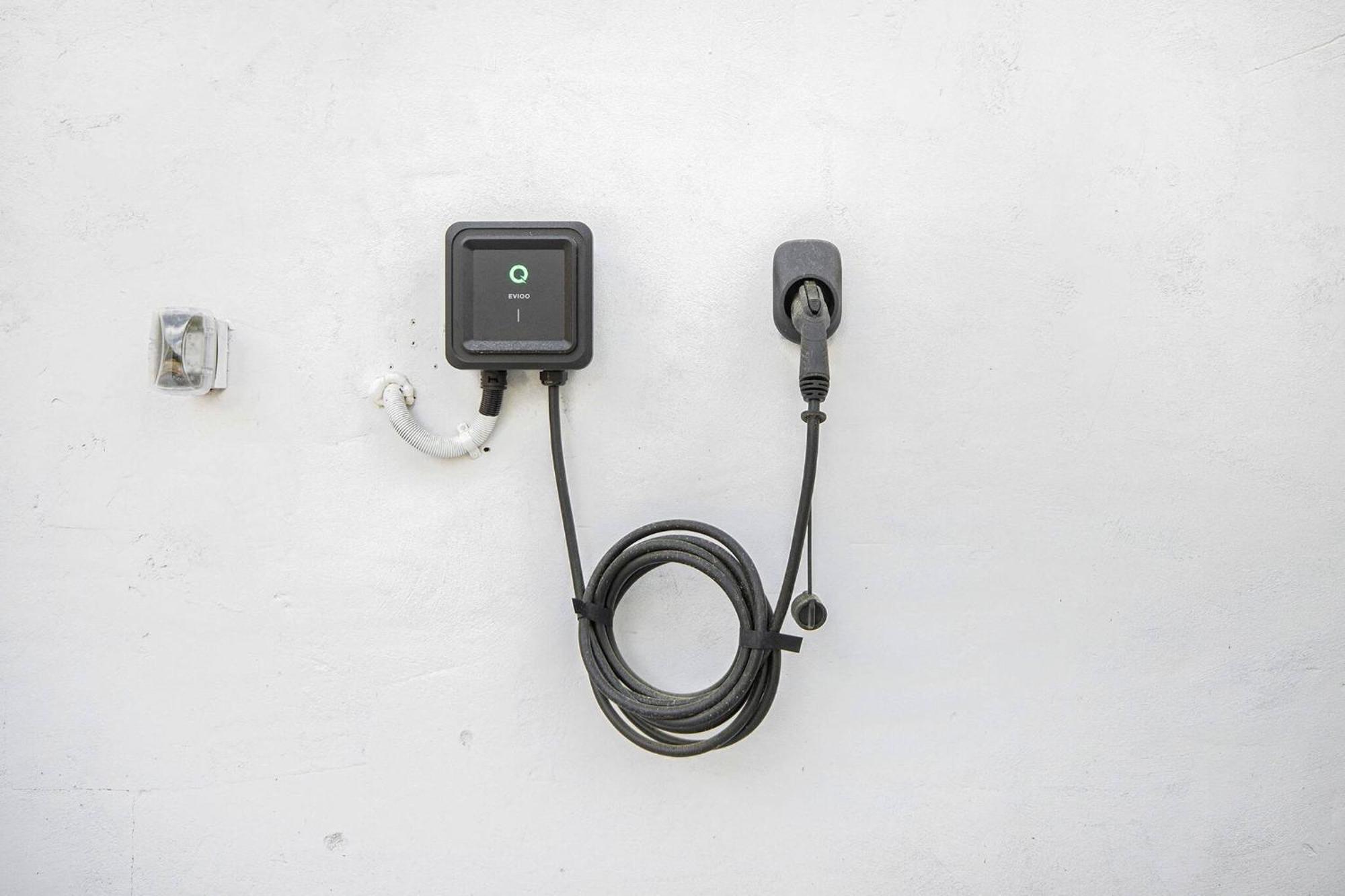Boho Luxury| Ev Charger| Fenced Yard | King Beds Holiday home